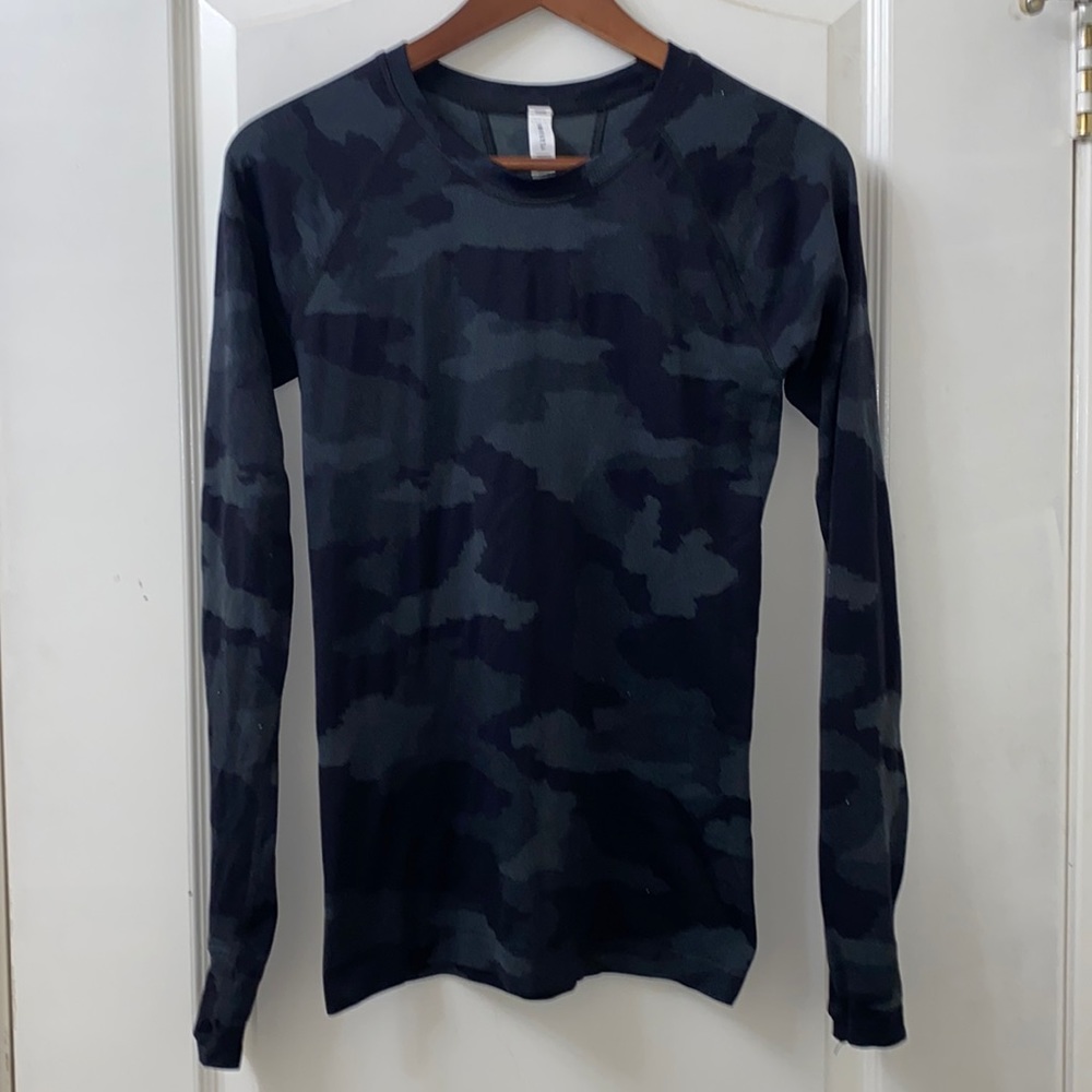 Athleta Camo Long Sleeves Shirt